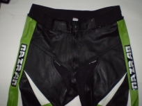 Kalhoty kožené černé, zelený pruh