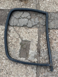 Těsnící guma - sametka levých předních dveří Citroen Jumper